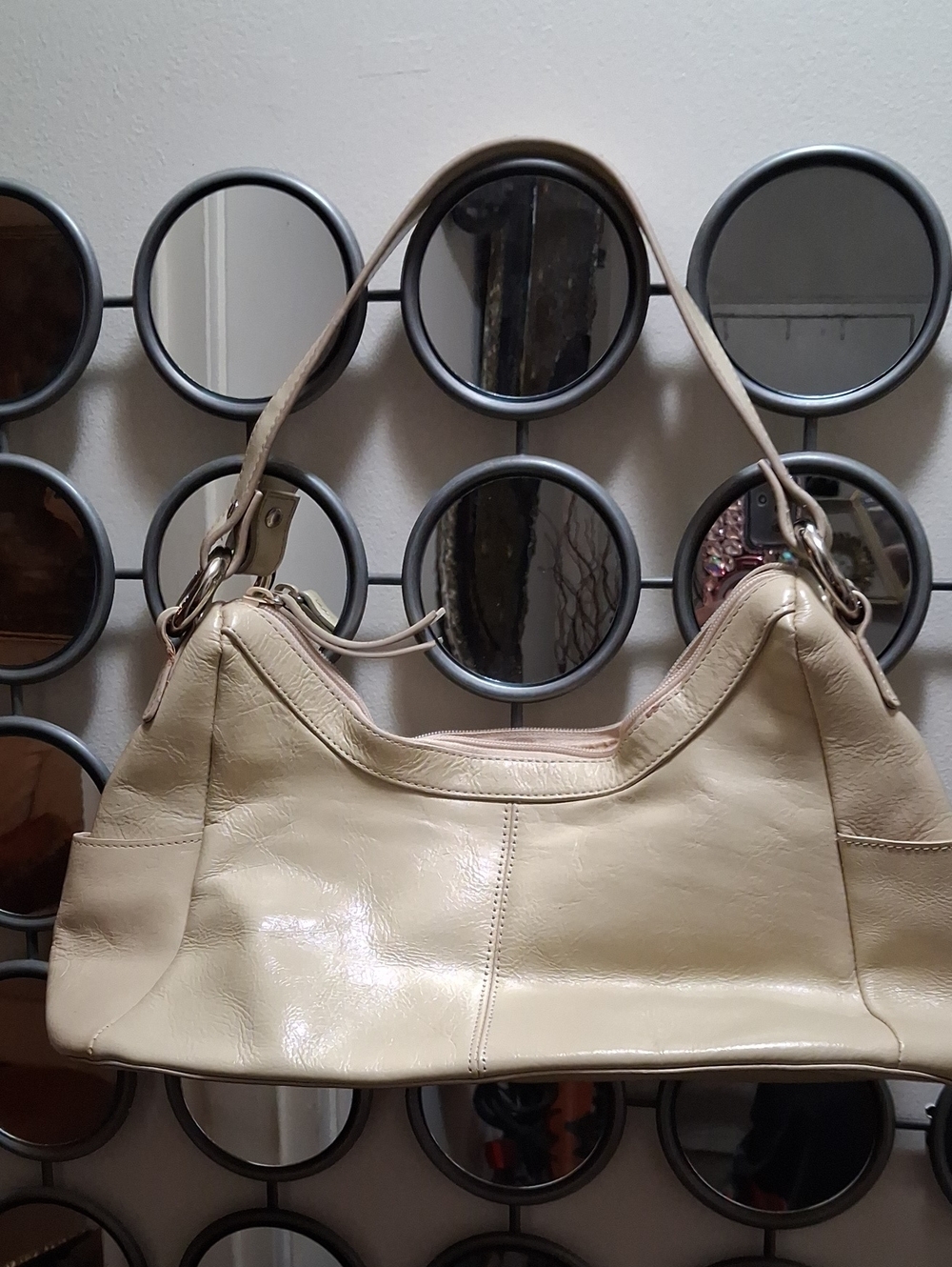 KENNETH COLE CREAM LEATHER Handbag - Picture 3 of 11
